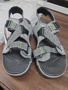 Ozark Trail Size 13 Black and Grey Adjustable Sandal